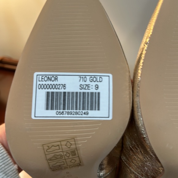 NWOT ShuShop Metallic Gold Lenoir Heels 9 - Picture 6 of 6